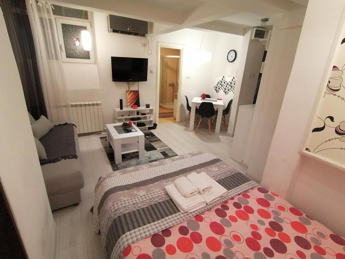 Studio Apartman Kocka Belgrade Exterior photo